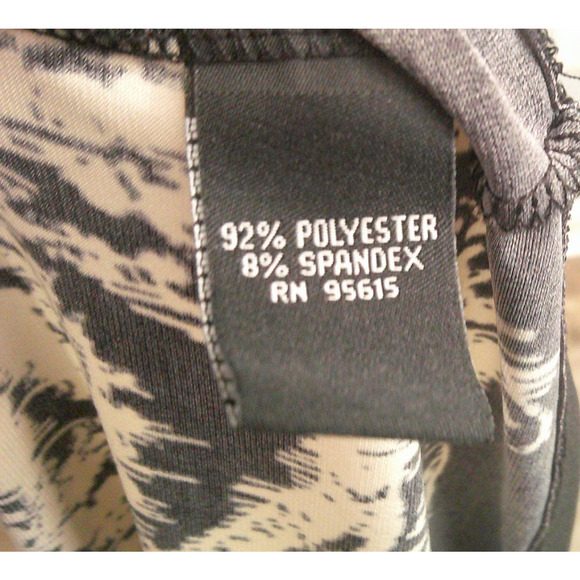 Rafaella Woman 1X Short Sleeve Blouse Rouched Round Neck Black & White Paisley - Picture 6 of 7